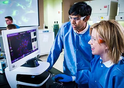 Biotechnology student in the lab
