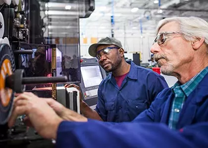Maintenance Technician Apprentice Image of Instructor and Student